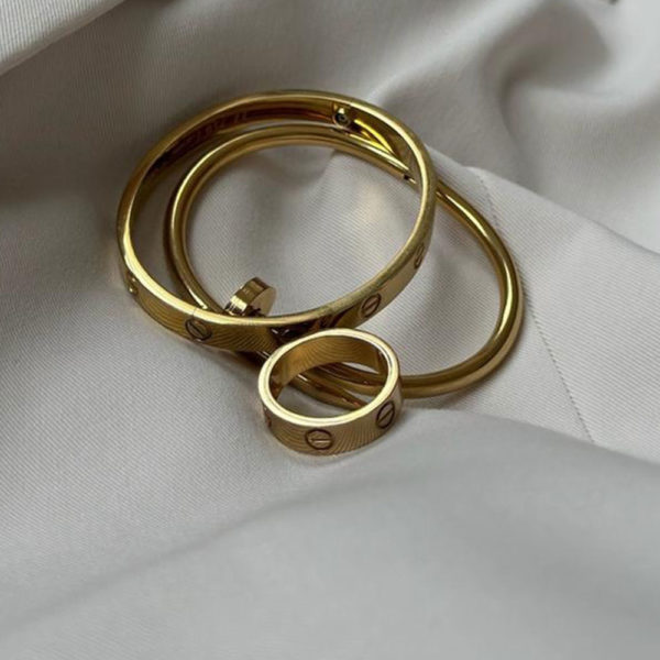 Кольцо и браслеты в желтом золоте